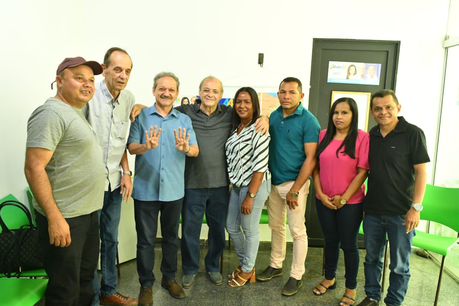 Deputado Wilson Brandão leva prefeito e vereadores do PT, PSB e MDB para apoiar Silvio Mendes