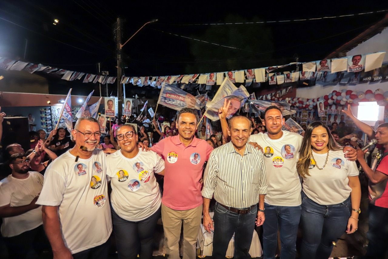 População manifesta apoio à candidatura de Dr. Gil Carlos no Grande Dirceu