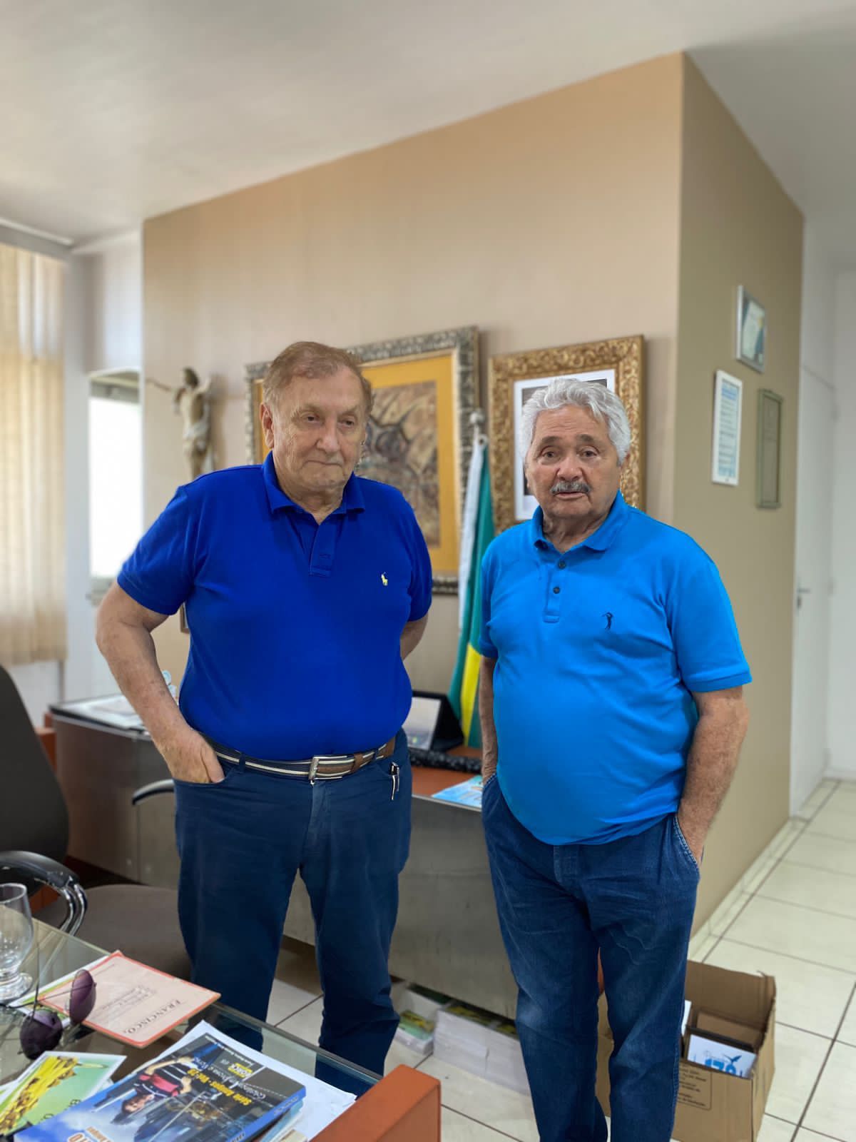 Senador Elmano intensifica campanha em Parnaíba com apoio de Mão Santa