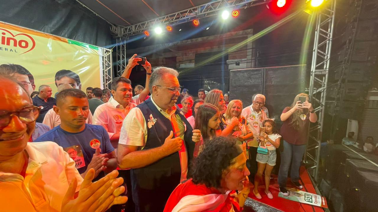 Florentino Neto encerra campanha em Parnaíba