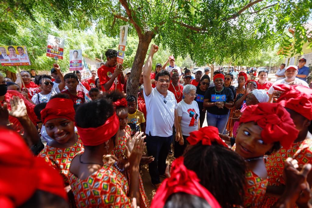 Rafael Fonteles promete obras para comunidade Mimbó