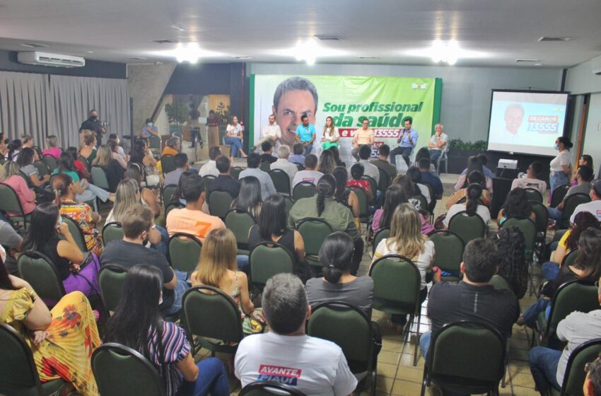  Gil Carlos reúne profissionais de saúde para debater propostas para a área