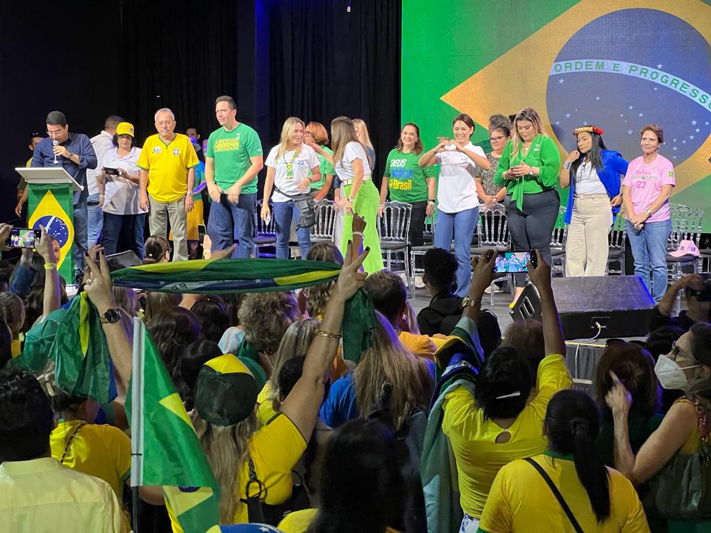 Michelle Bolsonaro reúne apoiadores e autoridades em Teresina e Damares e Índia Silva se destacam