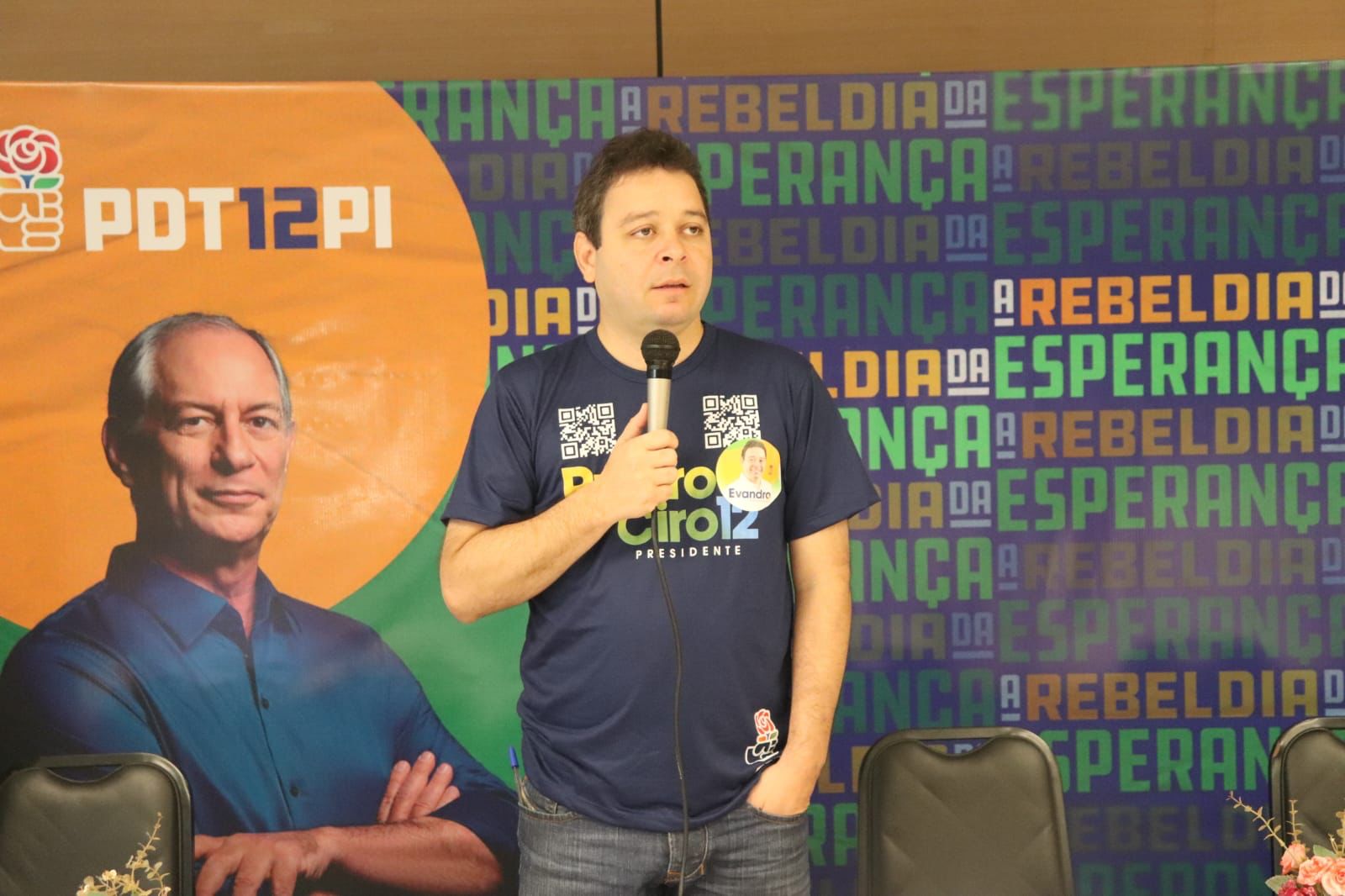 Evandro Hidd afirma que segue a decisão do PDT nacional