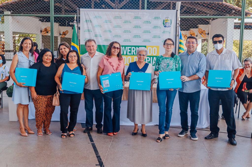 Governo entrega Chromebooks a professores para facilitar a produção de conteúdos
