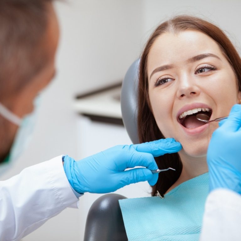 Especialistas definem alimentos que comprometem o sorriso