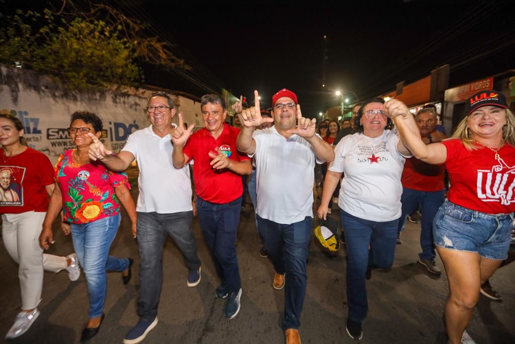 Prefeita Jôve recepciona Rafael e Wellington em caminhada pró-Lula em Piripiri