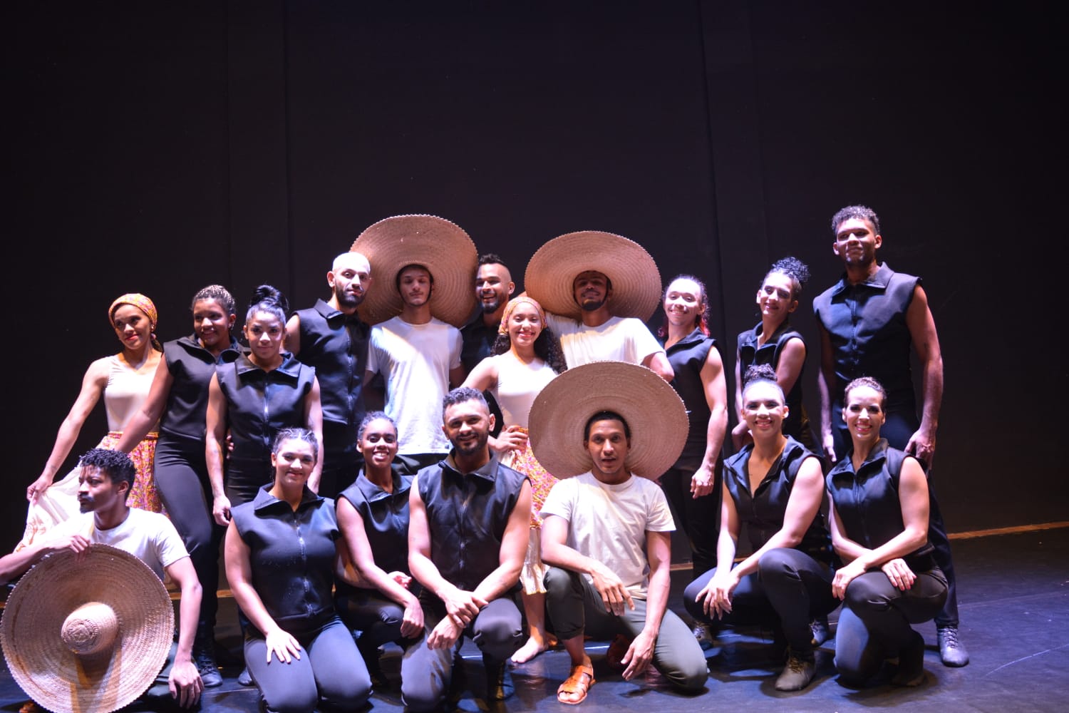 Balé da cidade se apresenta hoje(04) no Teatro João Paulo II