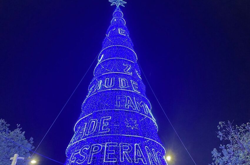 Prefeitura inaugura a maior árvore natalina de Teresina