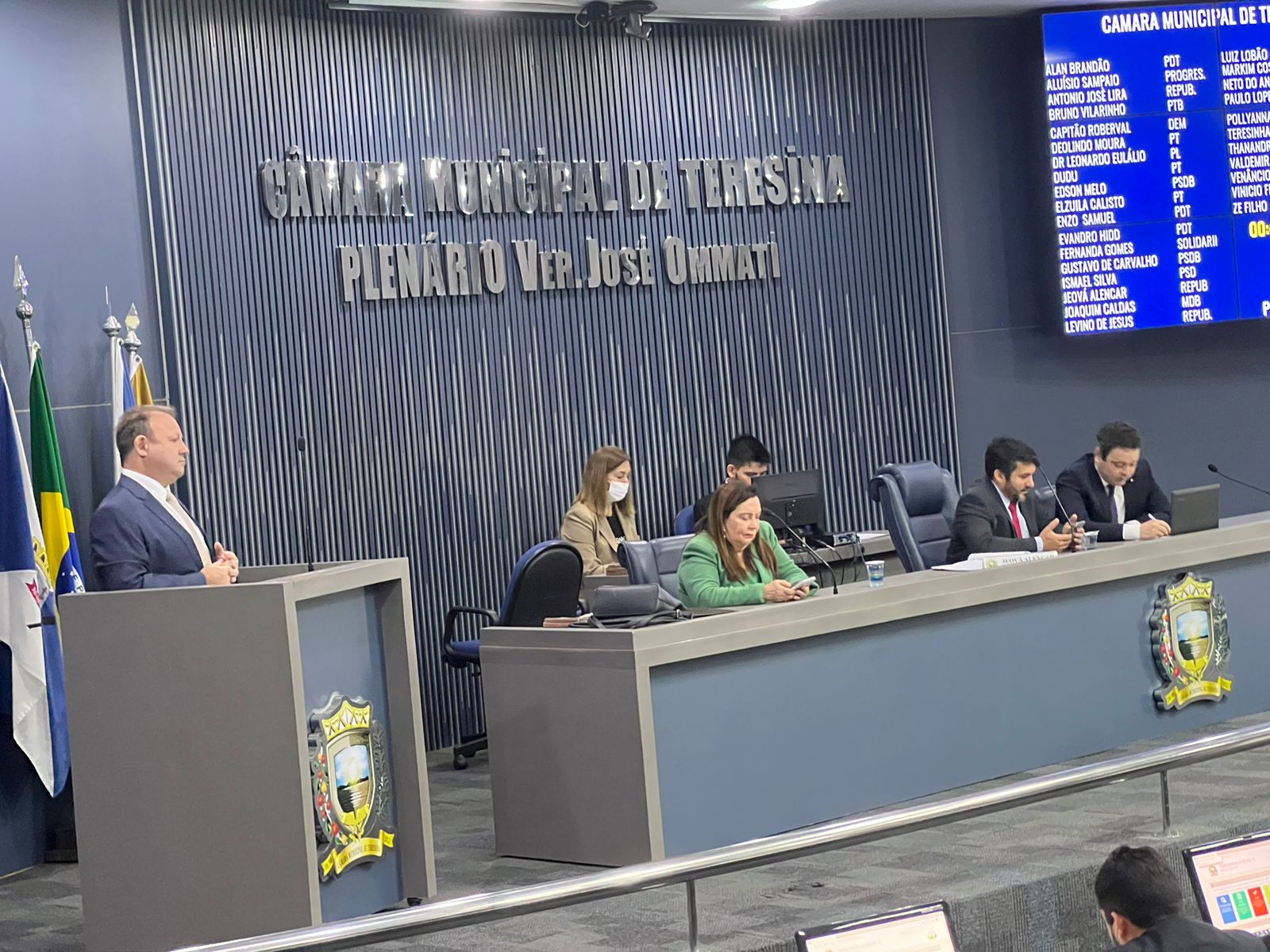 Vereadores discutem com entidades médicas a falta de medicamentos e insumos nos hospitais de Teresina