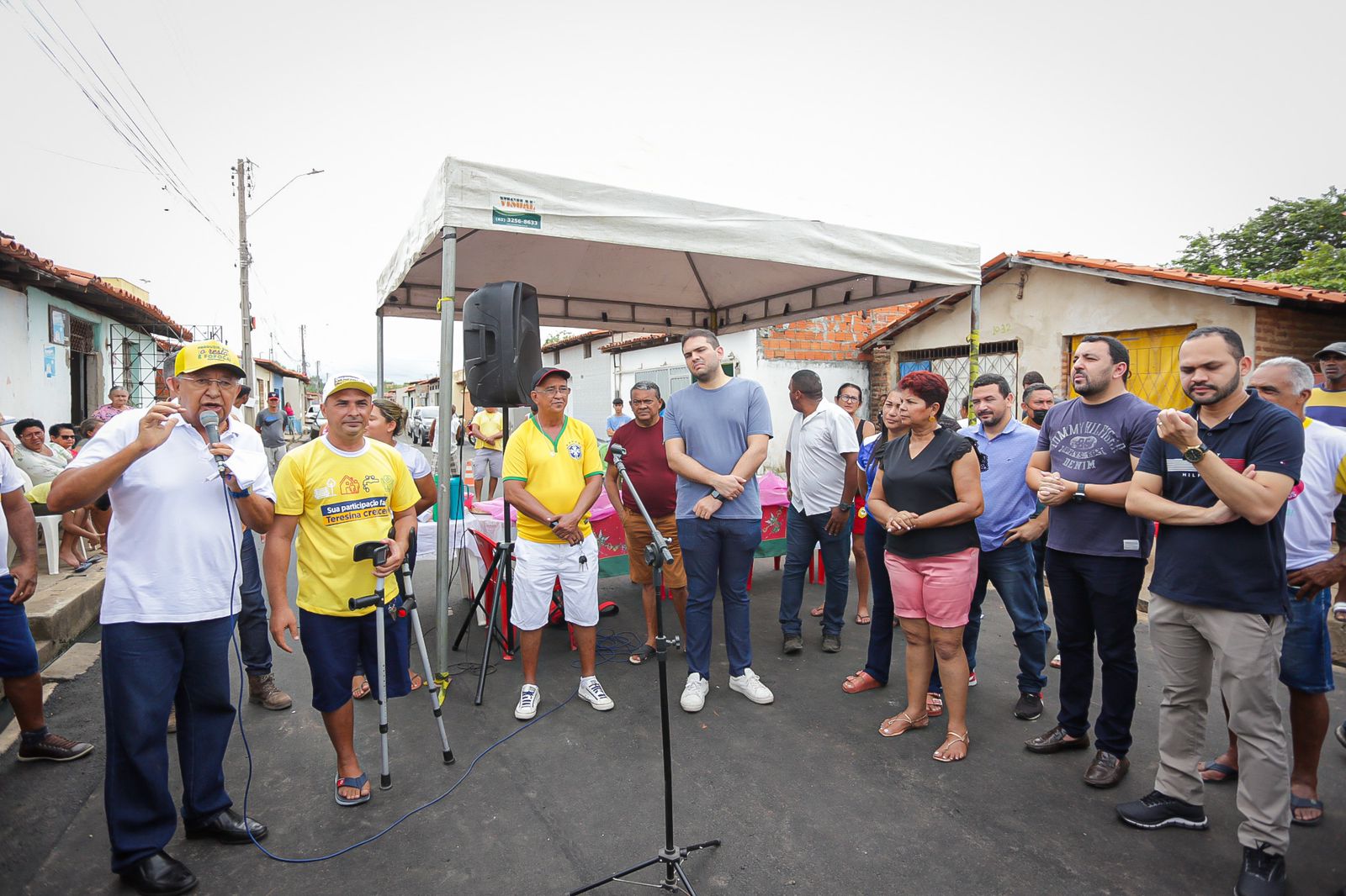 Prefeitura entrega ruas asfaltadas no bairro Mafrense