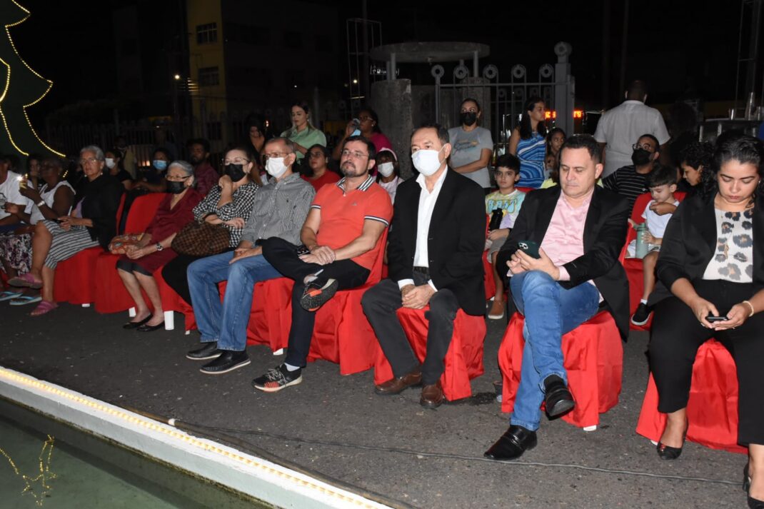 Deputado Fábio Novo participa da abertura da decoração natalina no Palácio de Karnak