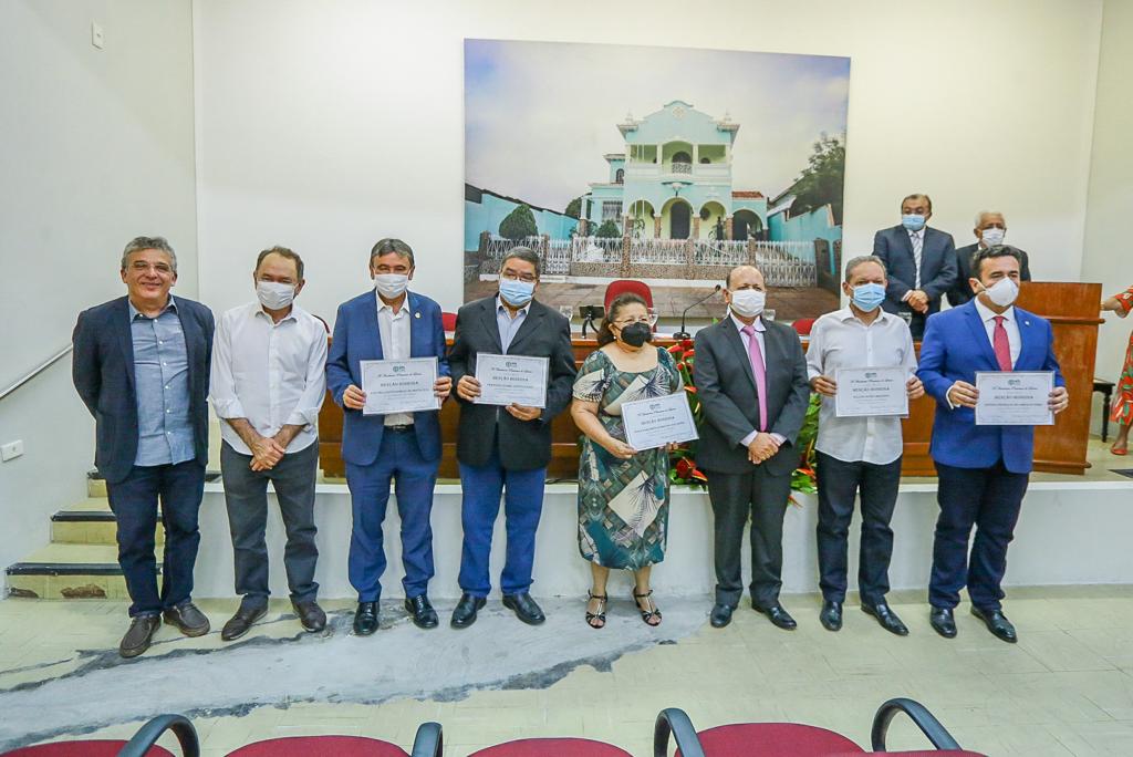 APL lança mais dois livros em parceria com Governo do Estado