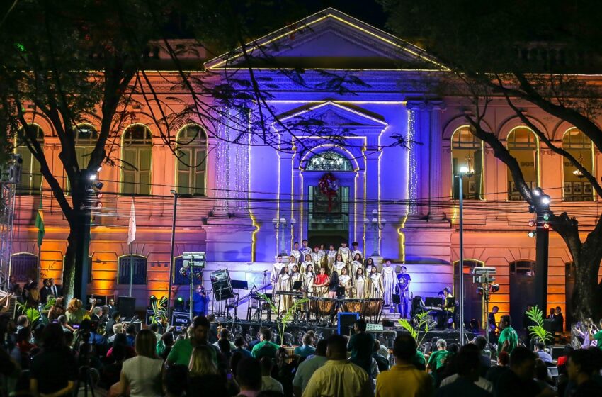  Cantata de Natal reúne dezenas de teresinenses no Palácio da Cidade