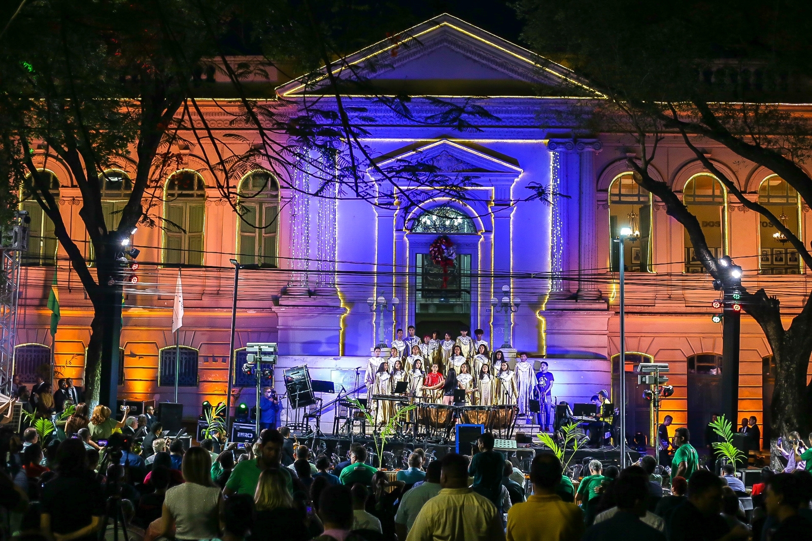 Cantata de Natal reúne dezenas de teresinenses no Palácio da Cidade