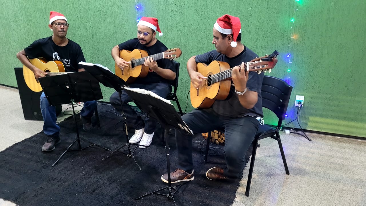 Orquestra de Violões realiza apresentações natalinas Teresina