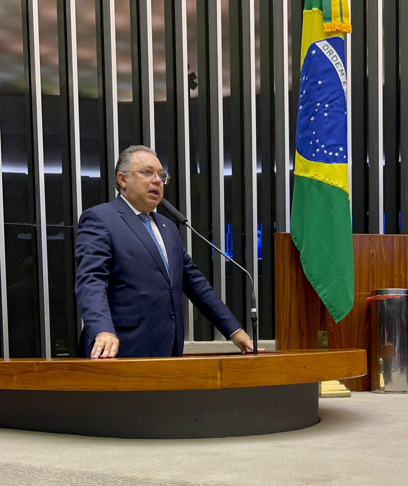 Florentino estreia na tribuna da Câmara defendendo a Funasa