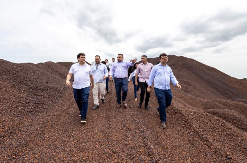  Governador Rafael visita mineradora em Piripiri