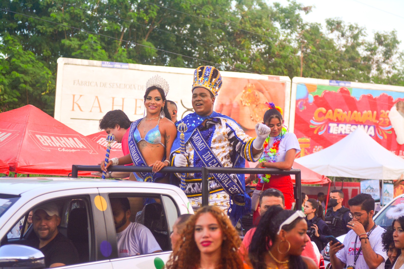 Majestades do Carnaval levam alegria para os teresinenses