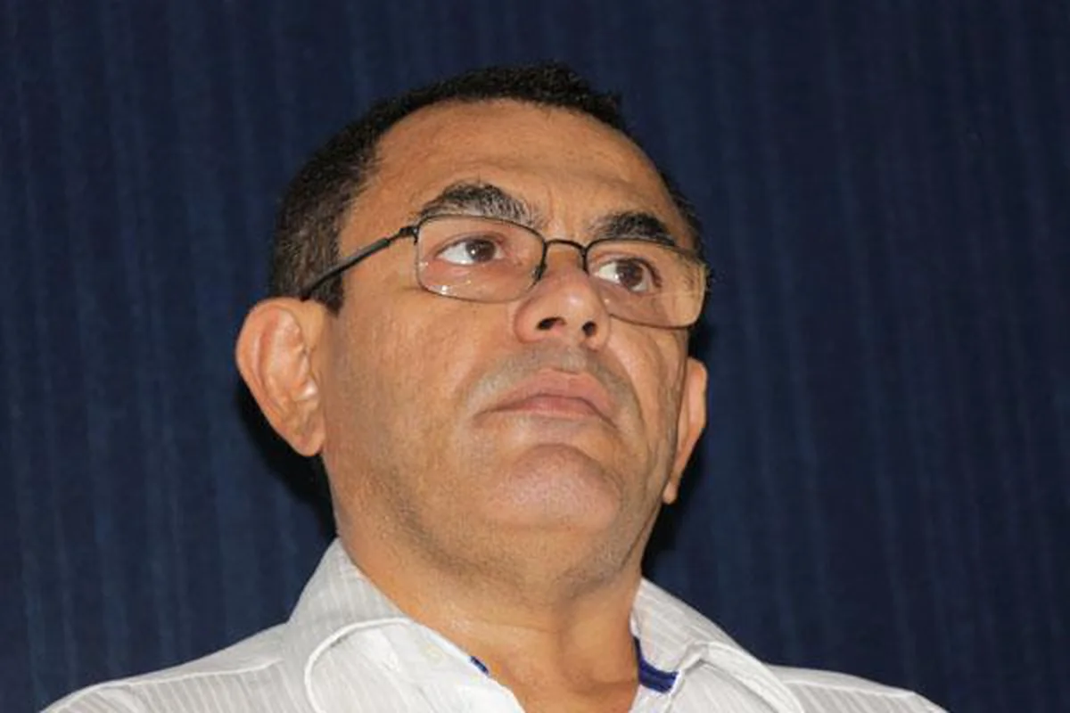 Ronaldo Barbosa é denunciado por corrupção e associação criminosa