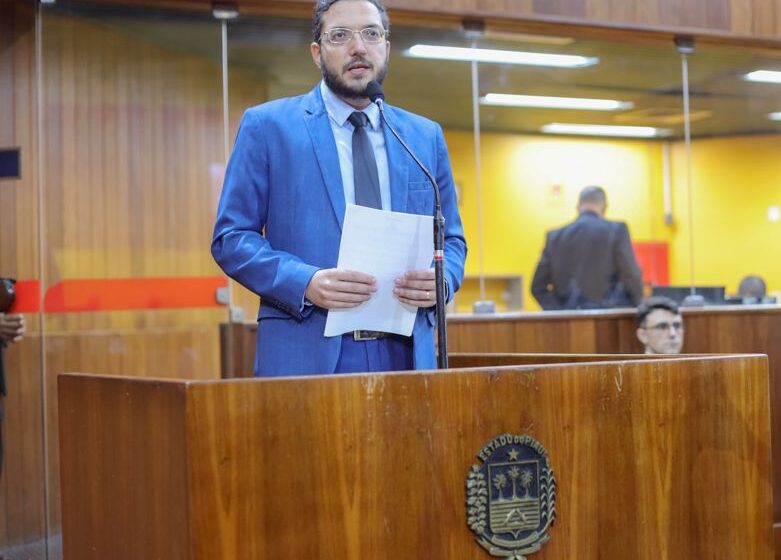  Aldo Gil defende tratamento para paciente com câncer em Picos