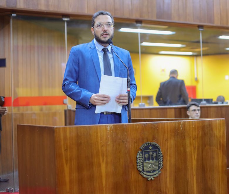 Aldo Gil defende tratamento para paciente com câncer em Picos