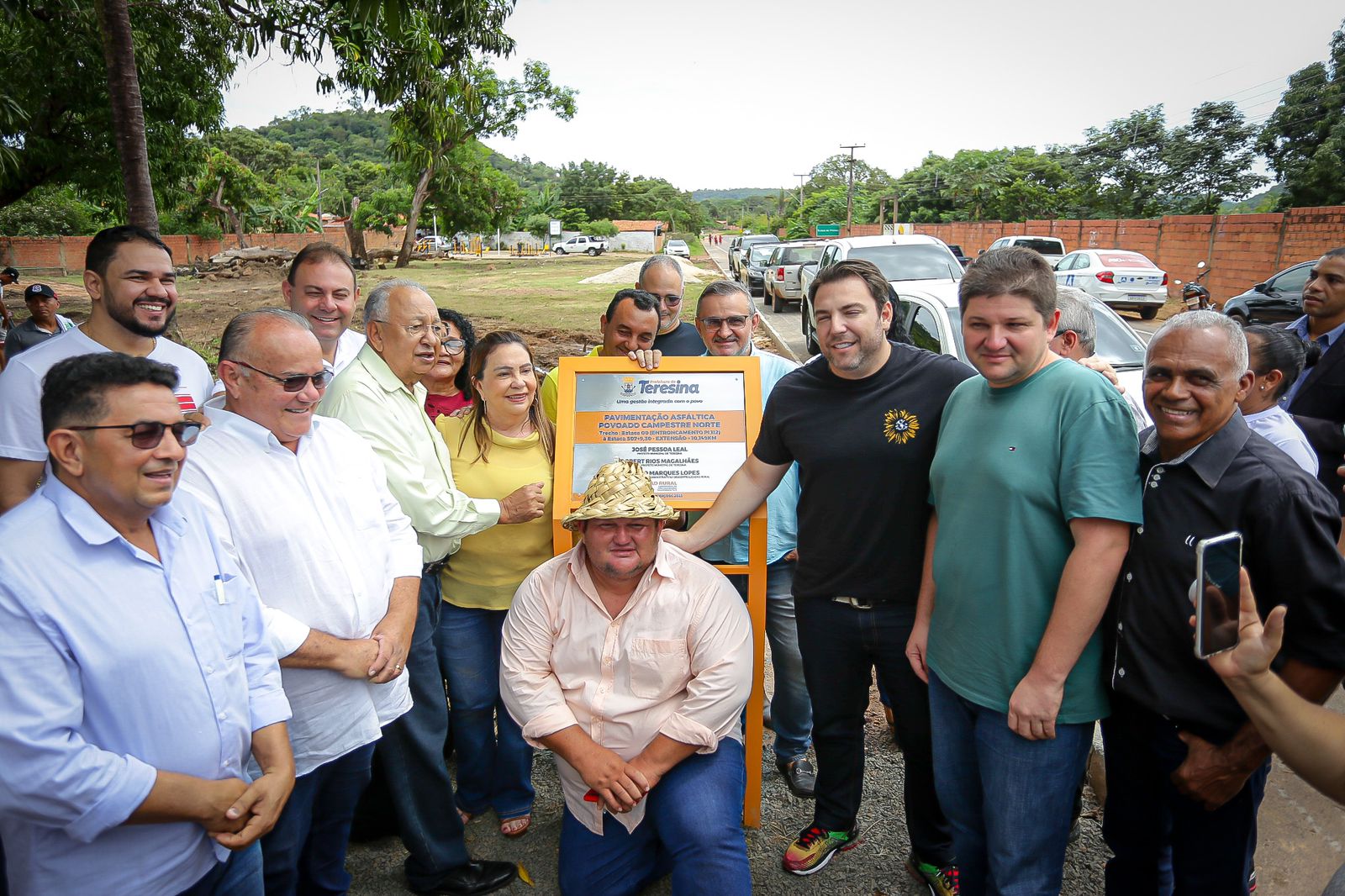 Dr. Pessoa inaugura asfaltamento na zona rural