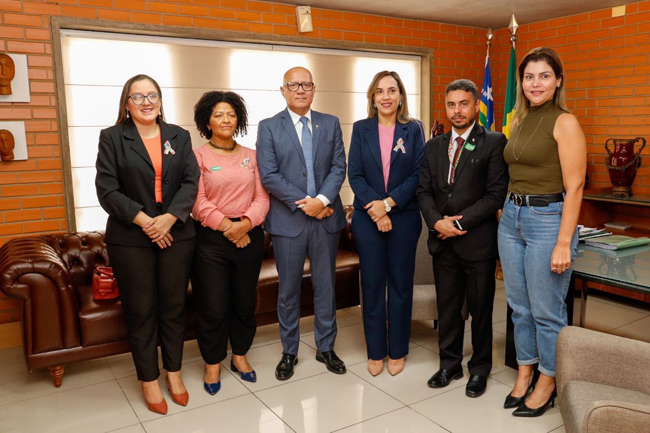 Franzé propõe uso de colar de girassol para identificar deficiências não visíveis