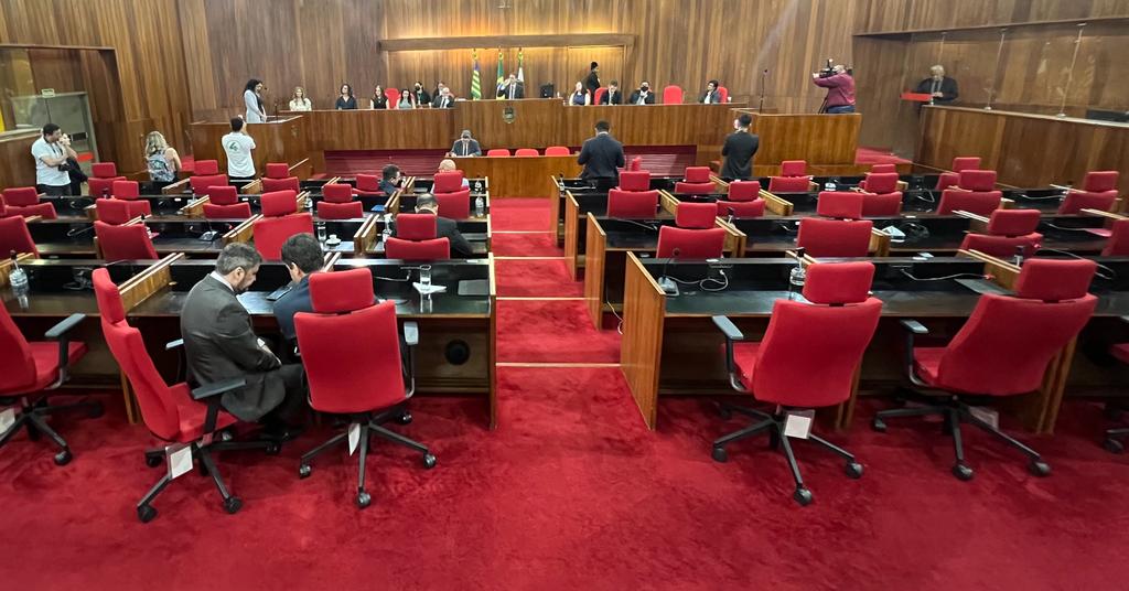 Defensores falam das conquistas e necessidades durante Sessão Solene