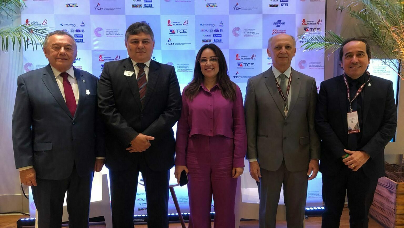Conselheiros do TCE participam de Congresso Internacional