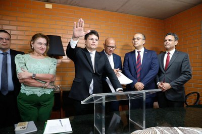  Oliveira Neto assume mandato na Assembleia Legislativa