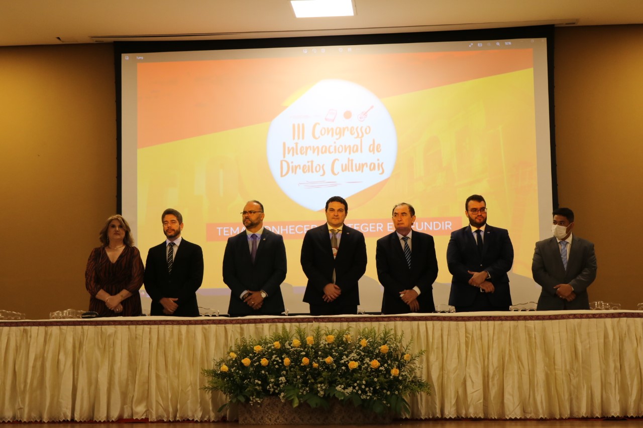 OAB reuniu advogados e estudantes no Congresso em Floriano