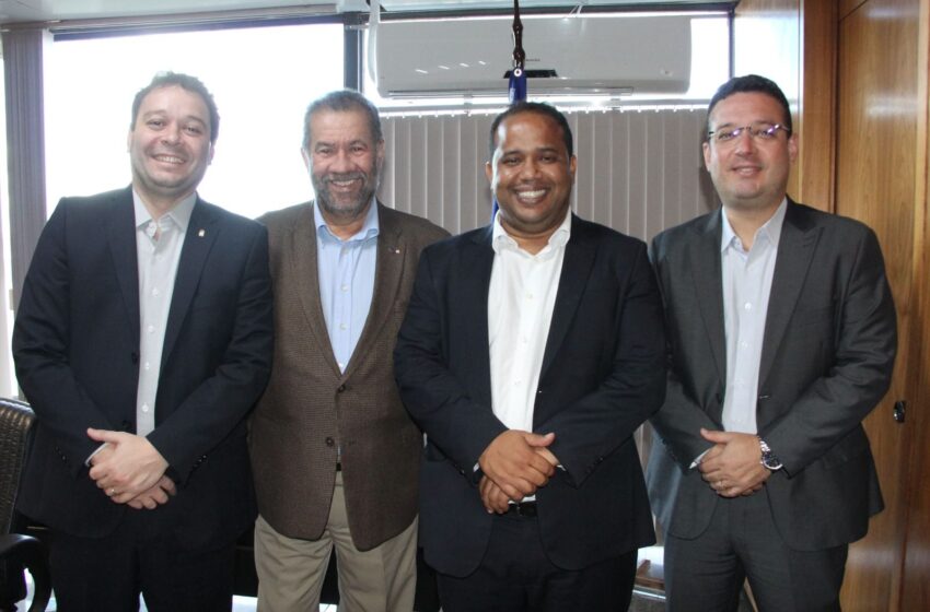  Vereadores Enzo e Evandro participam de reunião do PDT em Brasília