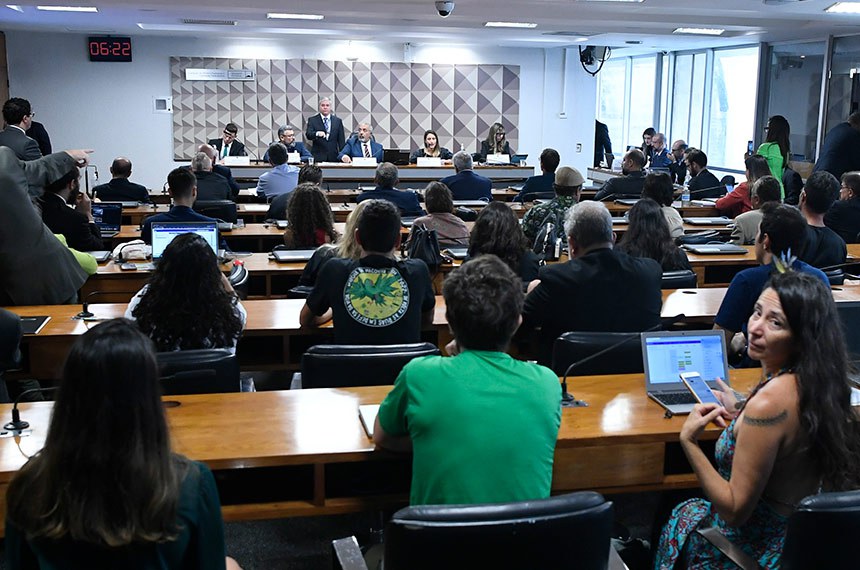 Senadores divergem sobre regulamentação do uso medicinal da Cannabis