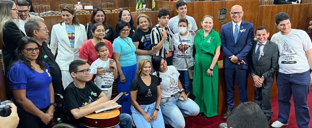 Mães de autistas cobram retomada de convênios com prefeitura