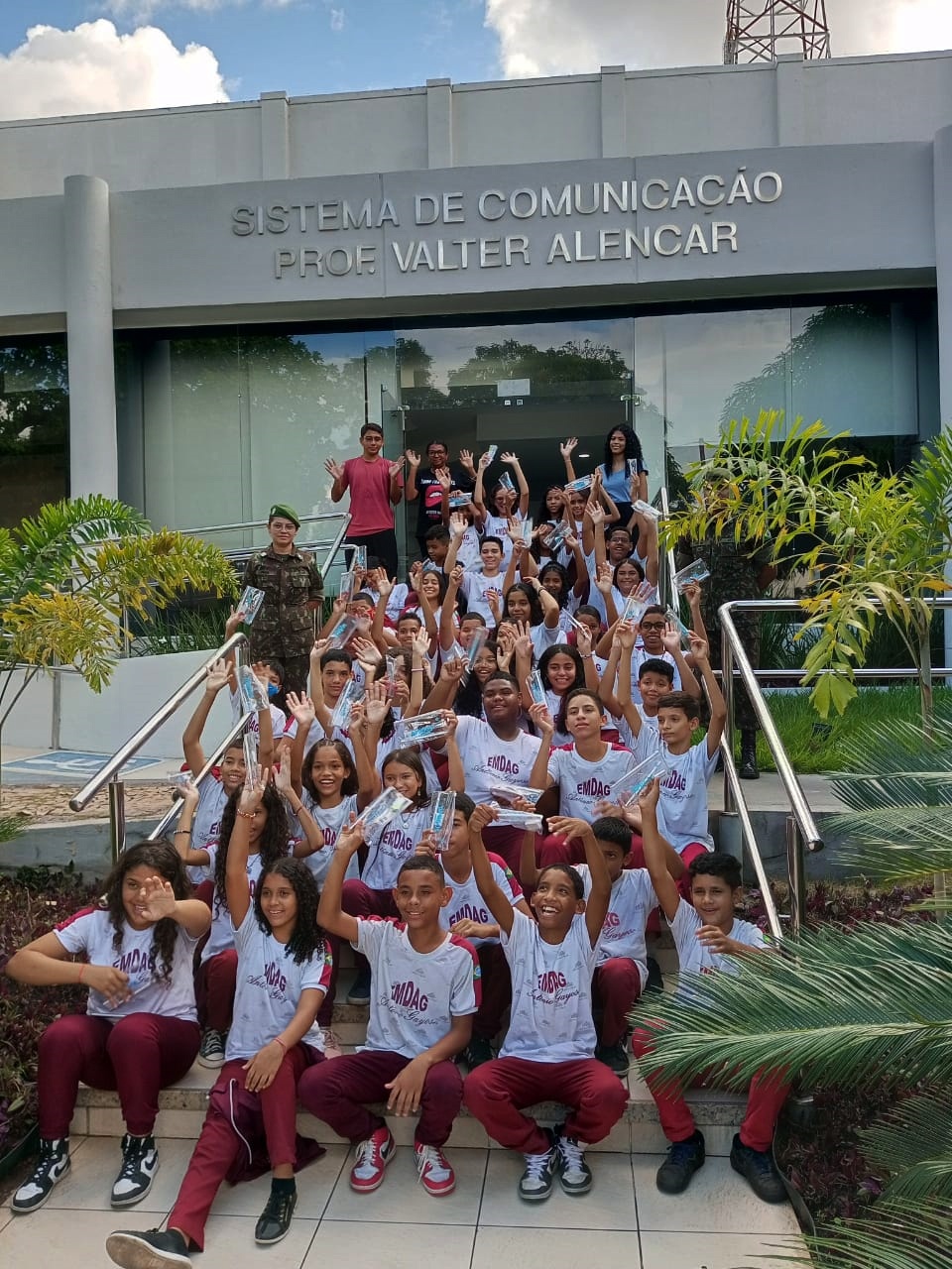 Alunos da rede municipal conhecem a história da TV Clube