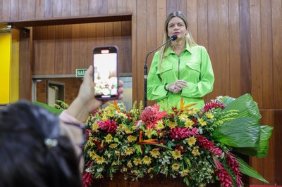  Deputada Gracinha rebate críticas por falar na tribuna e propõe audiência sobre administração privada de hospitais