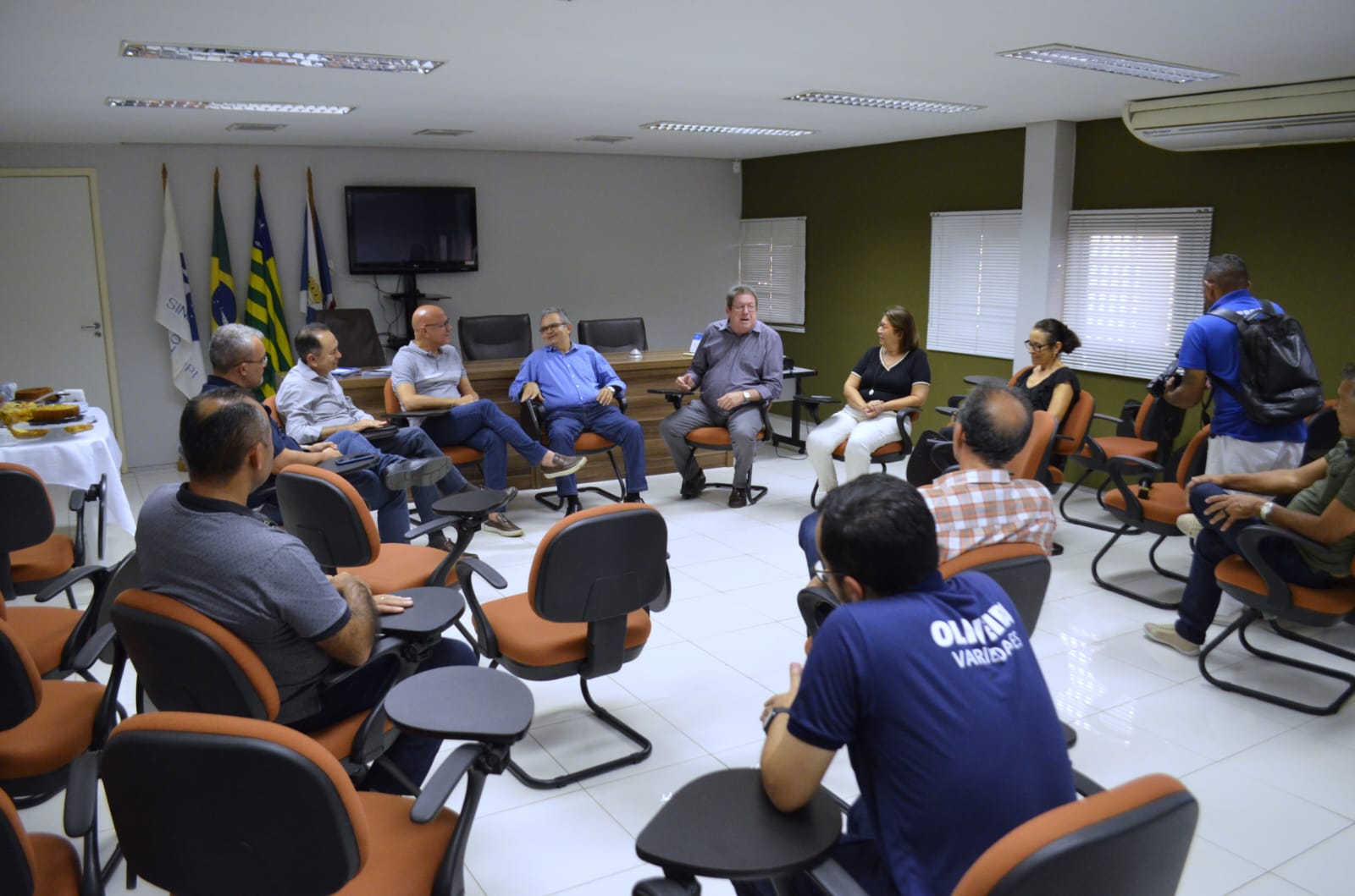 Lojistas apresentam demandas para o presidente da ALEPI