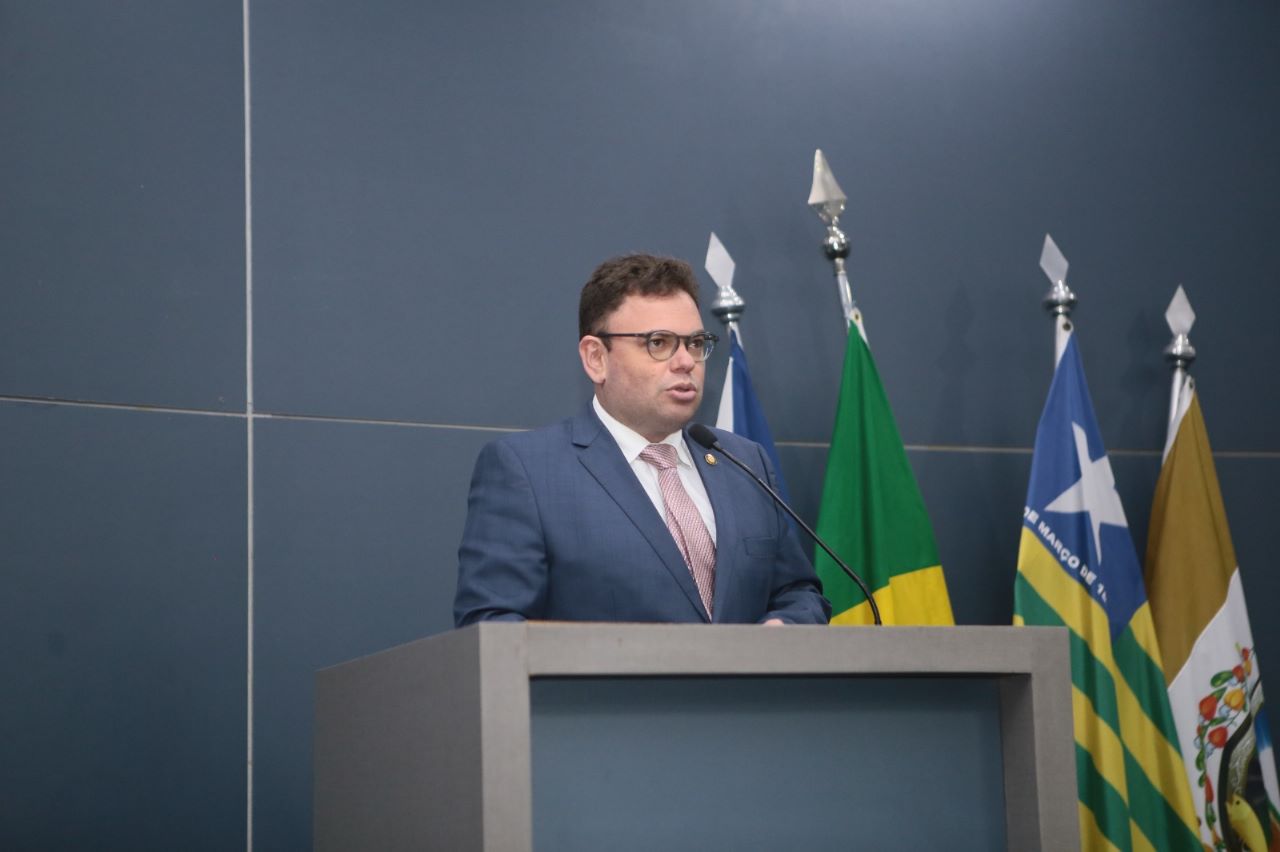 Vereador Aluísio cobra rapidez na liberação de obras em Teresina