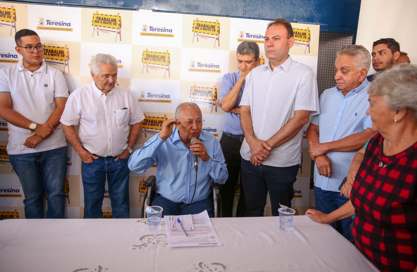 Prefeito Dr. Pessoa assinou ordem de serviço para asfaltamento no Lourival Parente