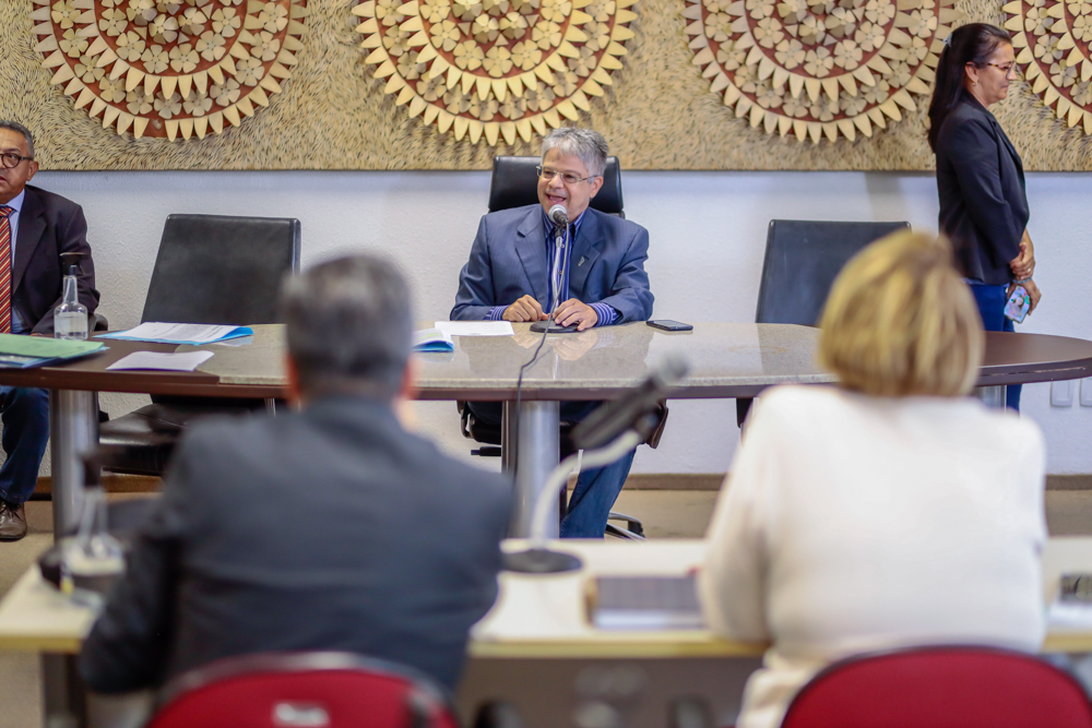 Deputados aprovam limite de empréstimo consignado para servidor