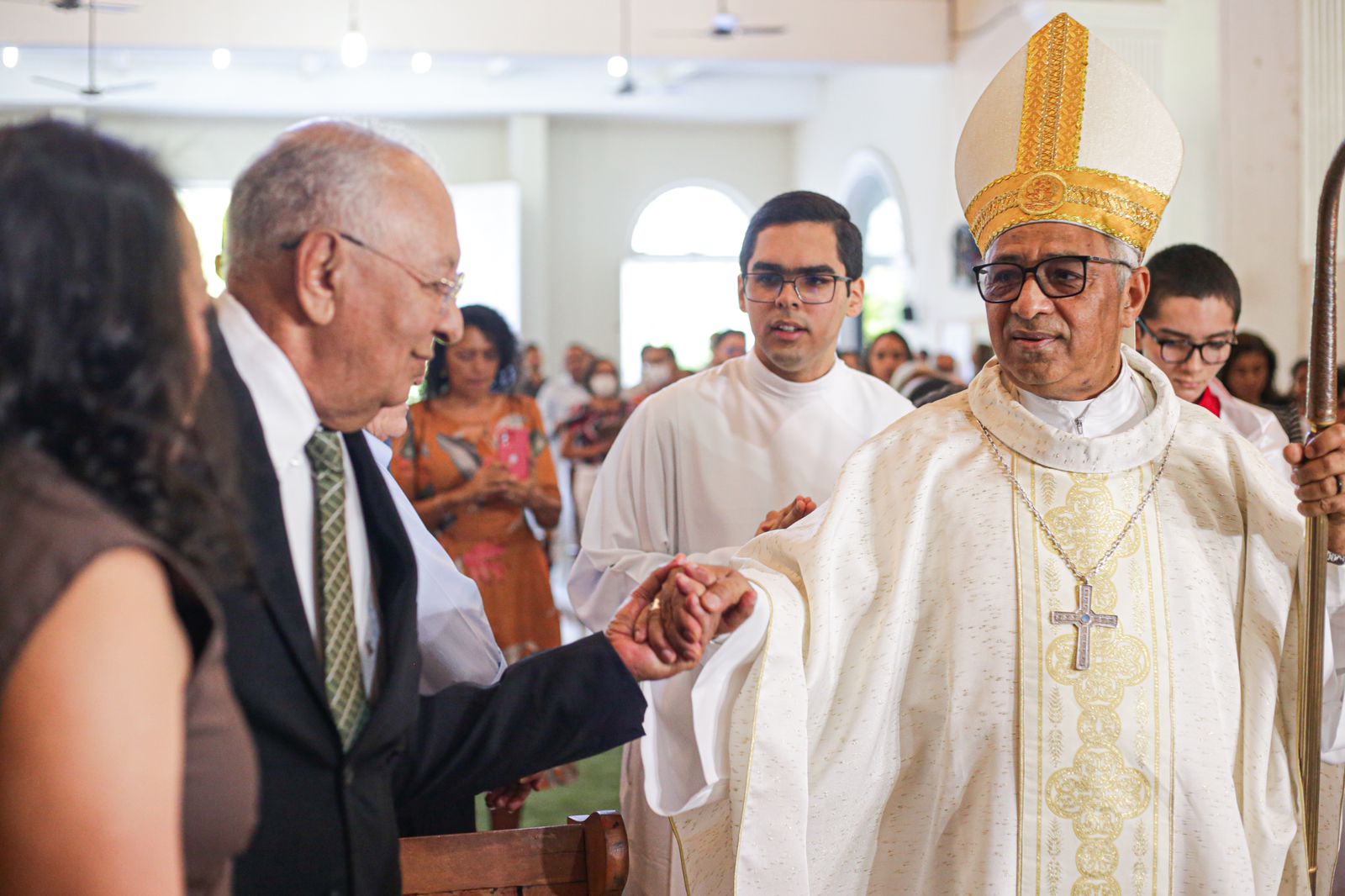 Dr. Pessoa participa de missa em comemoração aos 171 anos de Teresina