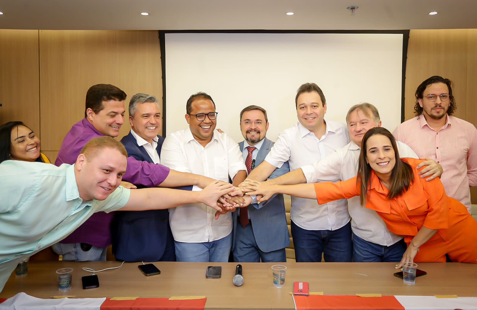 Vereadores Evandro Hidd e Enzo Samuel declaram apoio à pré-candidatura de Fábio Novo