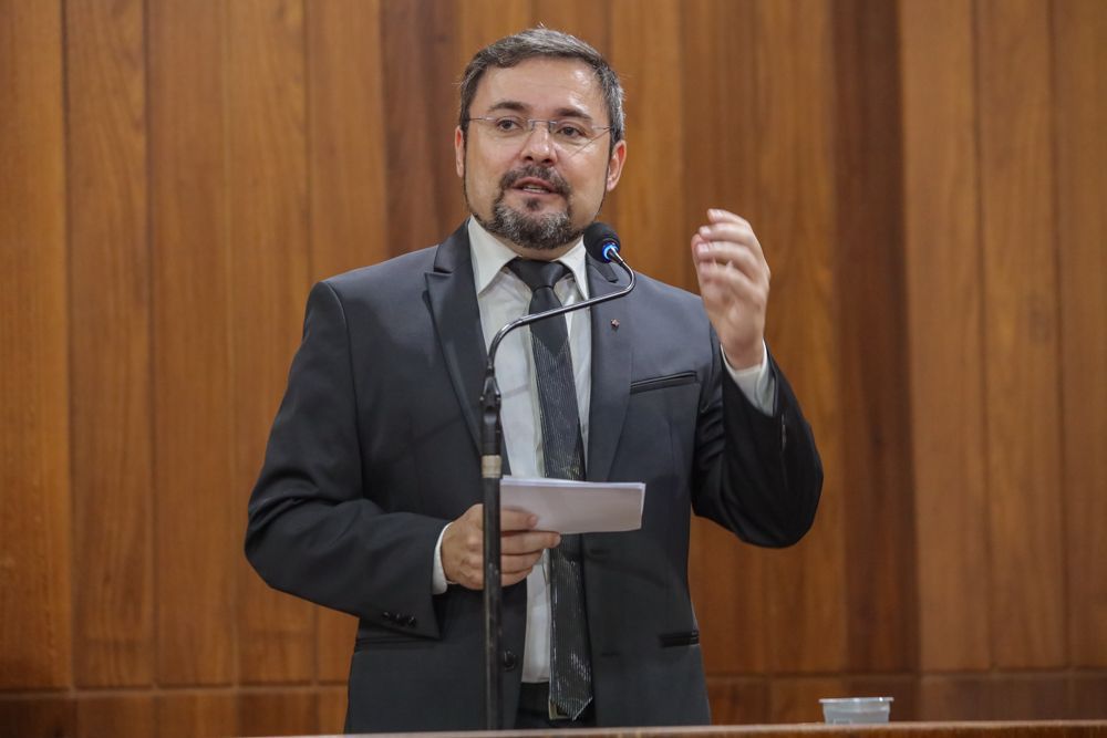 Lei de autoria do deputado Fábio Novo que proíbe as coleiras de choque é sancionada