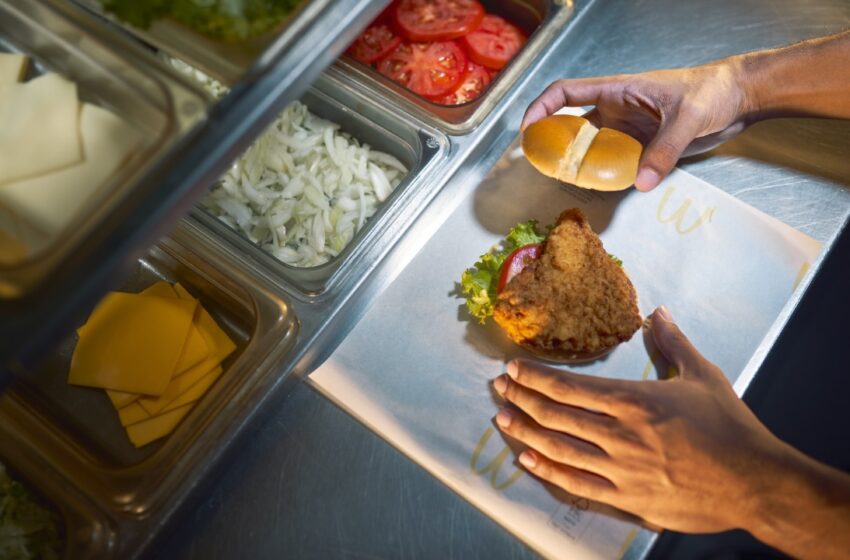  McDonald’s abre cozinhas para clientes a conhecerem o preparo dos sanduíches