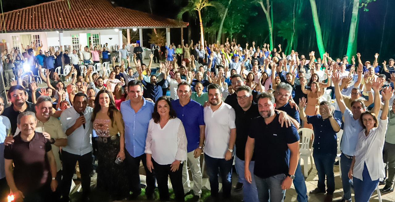 Senador Ciro Nogueira reúne quase cem prefeitos em festa de aniversário