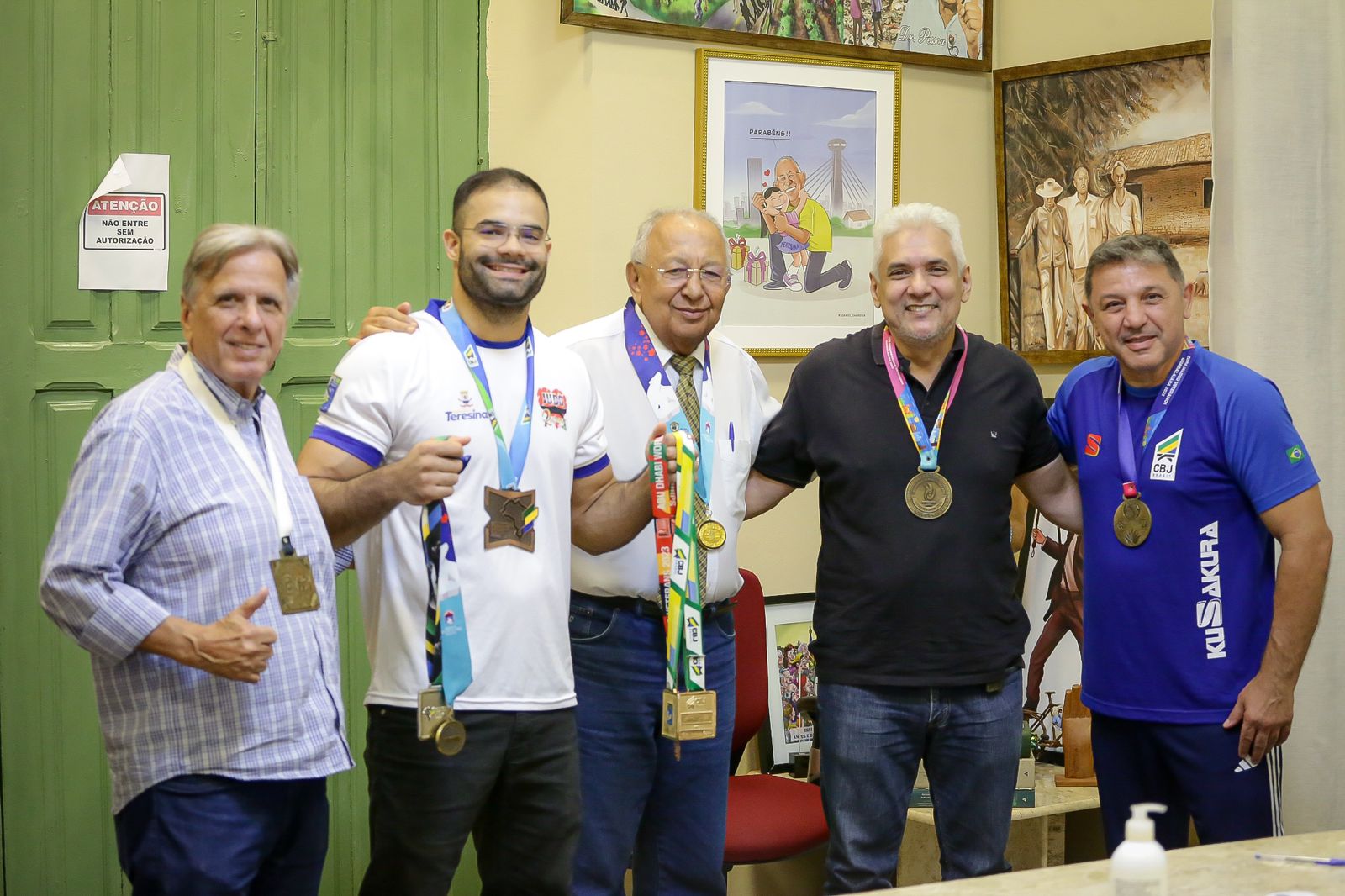 Dr. Pessoa recebe visita do judoca Stanley Torres
