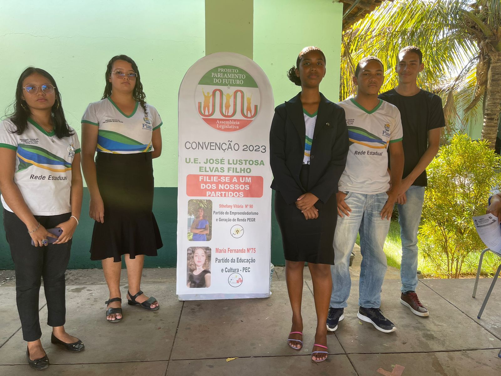 Jovens se preparam para Eleições do Parlamento do Futuro