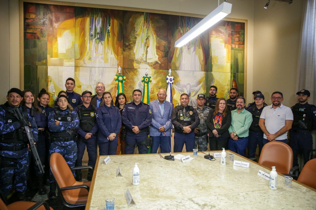 Dr Pessoa homenageia a Guarda Municipal