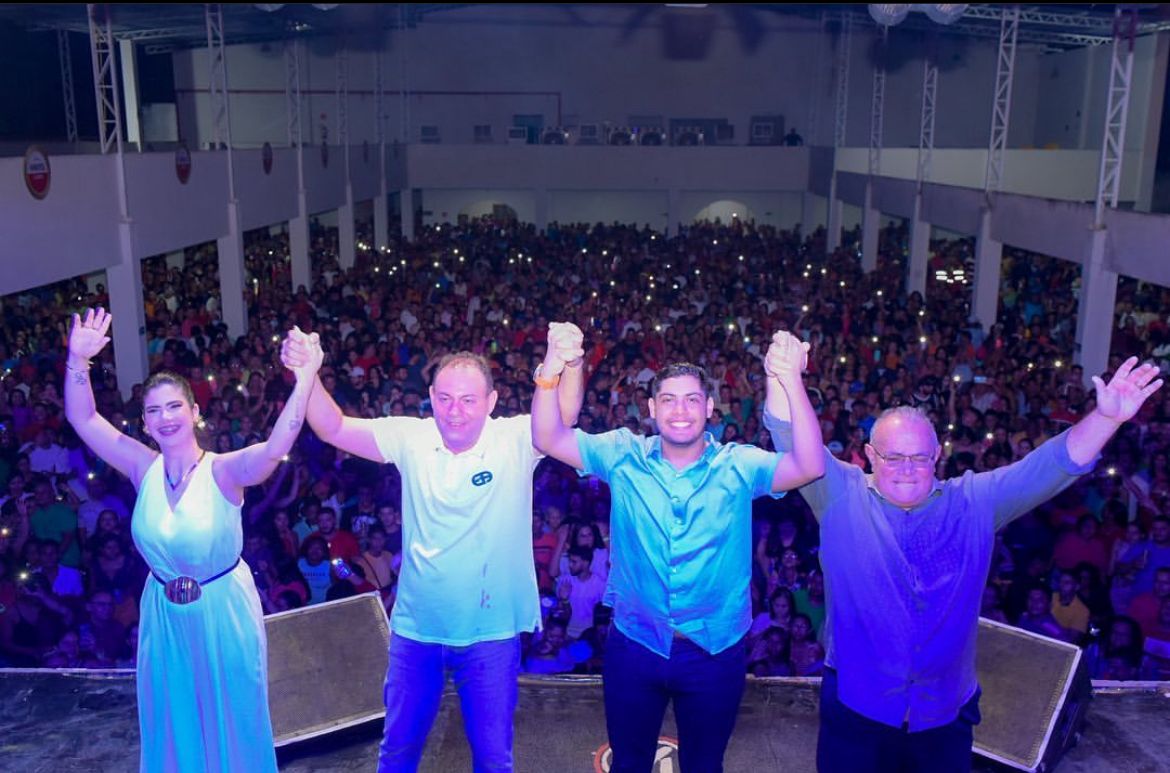 Jeová Alencar reúne amigos e apoiadores na zona sul